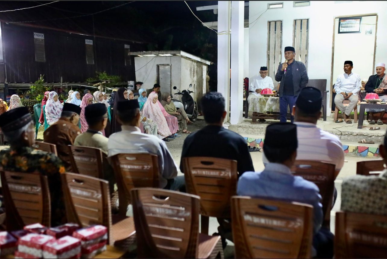 Takziah ke Mappesangka, Bupati Bone Kenang Kadehang yang Tekun Baca Al-Qur’an