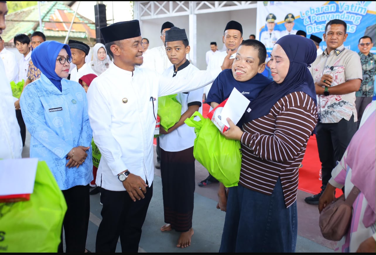 "Jangan Sampai Ada yang Berhenti Sekolah", Pesan BupAAS untuk Anak Yatim Bone