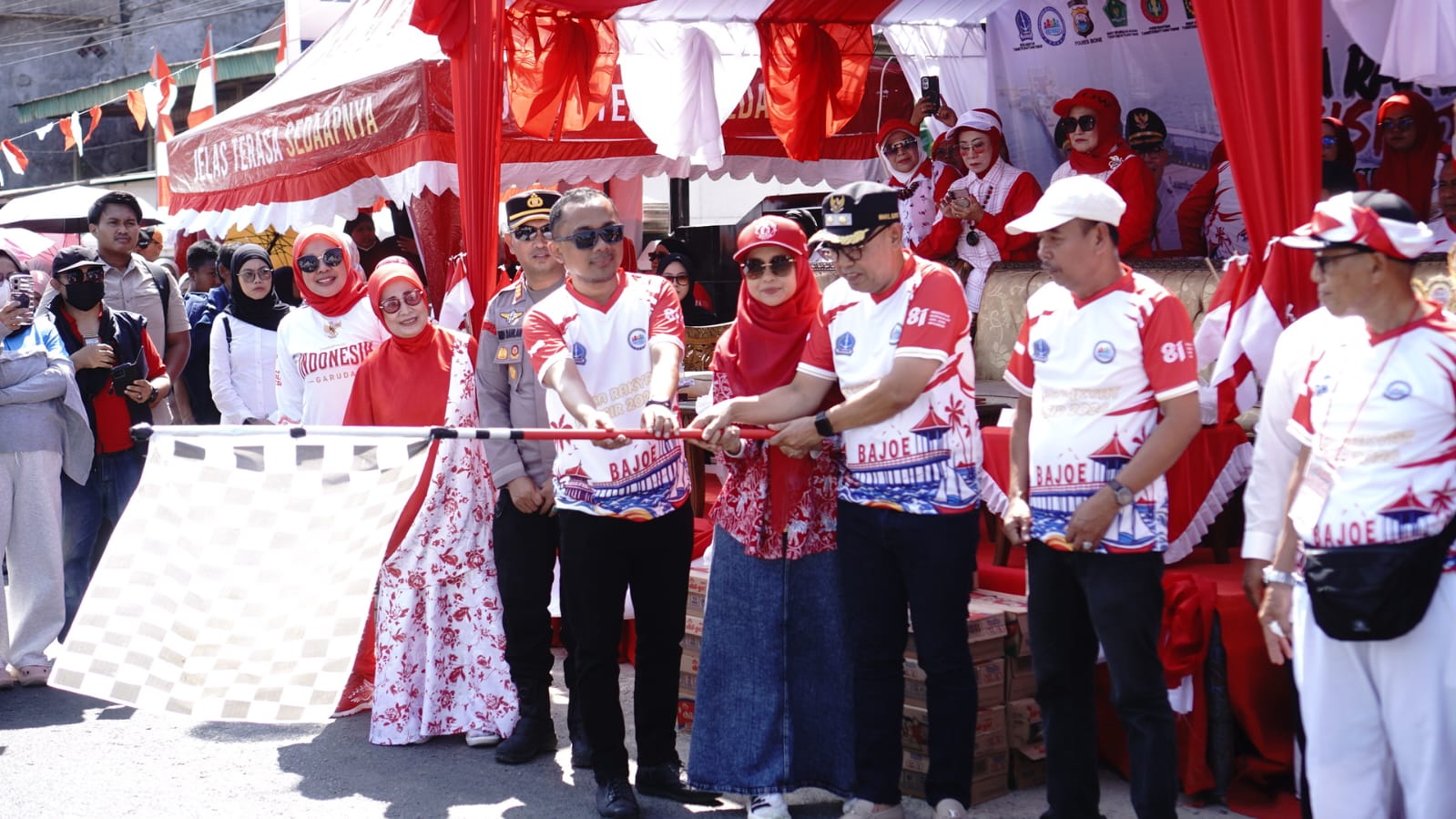 Wabup Bone Dorong Pesta Rakyat Pesisir Jadi Event Budaya Tahunan, UMKM Ikut Tumbuh