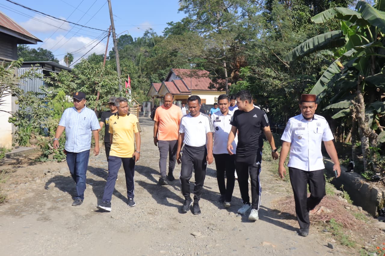 Tak Tunggu Laporan, Bupati Bone Turun Cek Titik Paving Blok 3 Kilometer di Barebbo