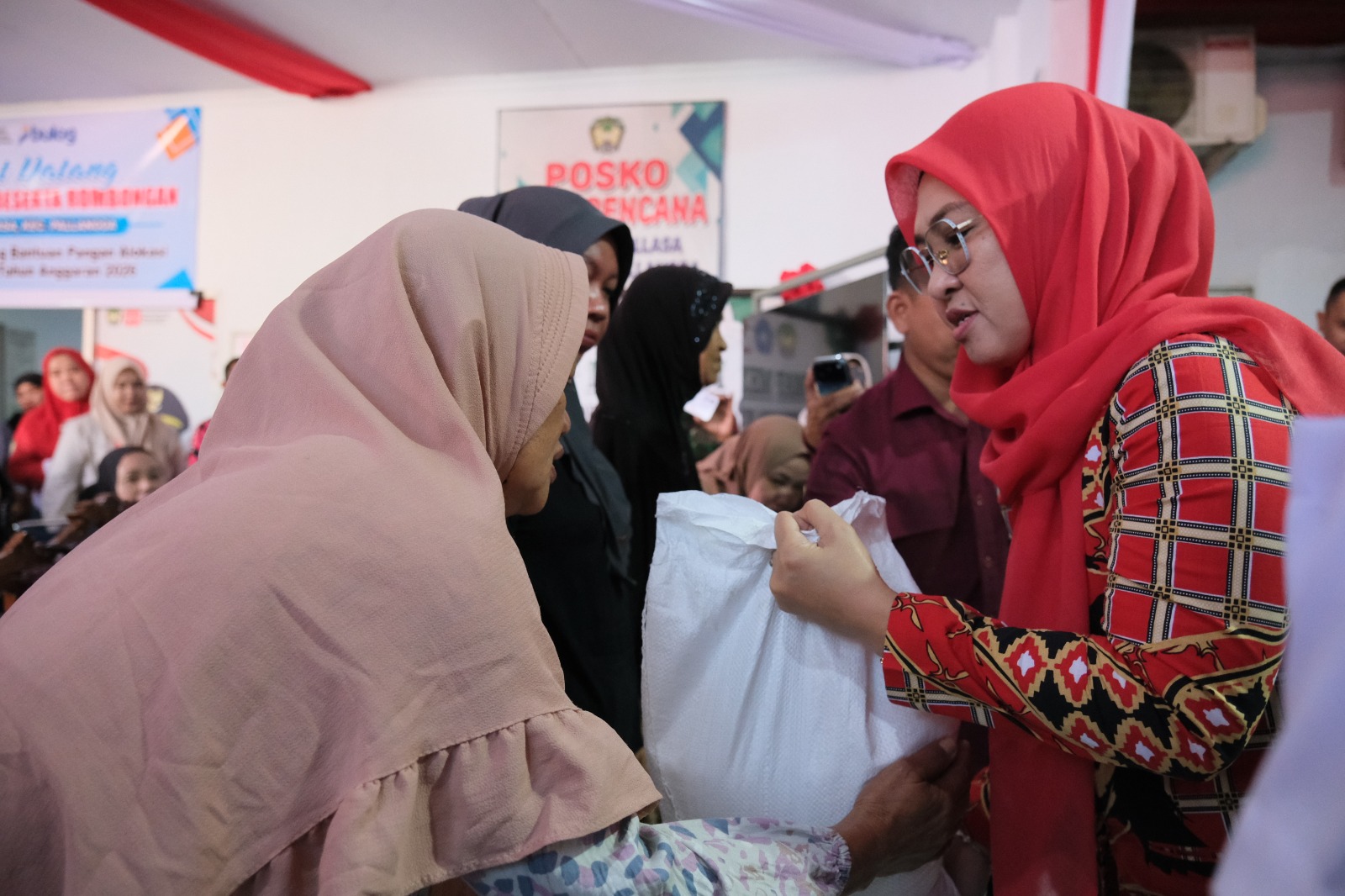 73.780 Warga Gowa Terima Bantuan Beras 30 Kg, Bupati Talenrang Warning Jangan Salah Sasaran