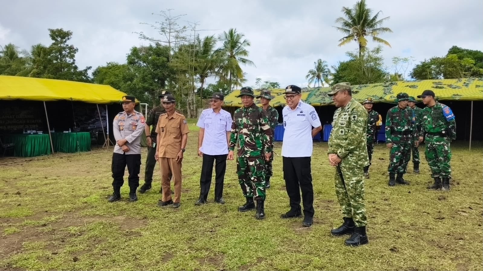 255 Prajurit Kostrad Terjun di Bone, Warga Ikut Rasakan Manfaat Bakti Sosial